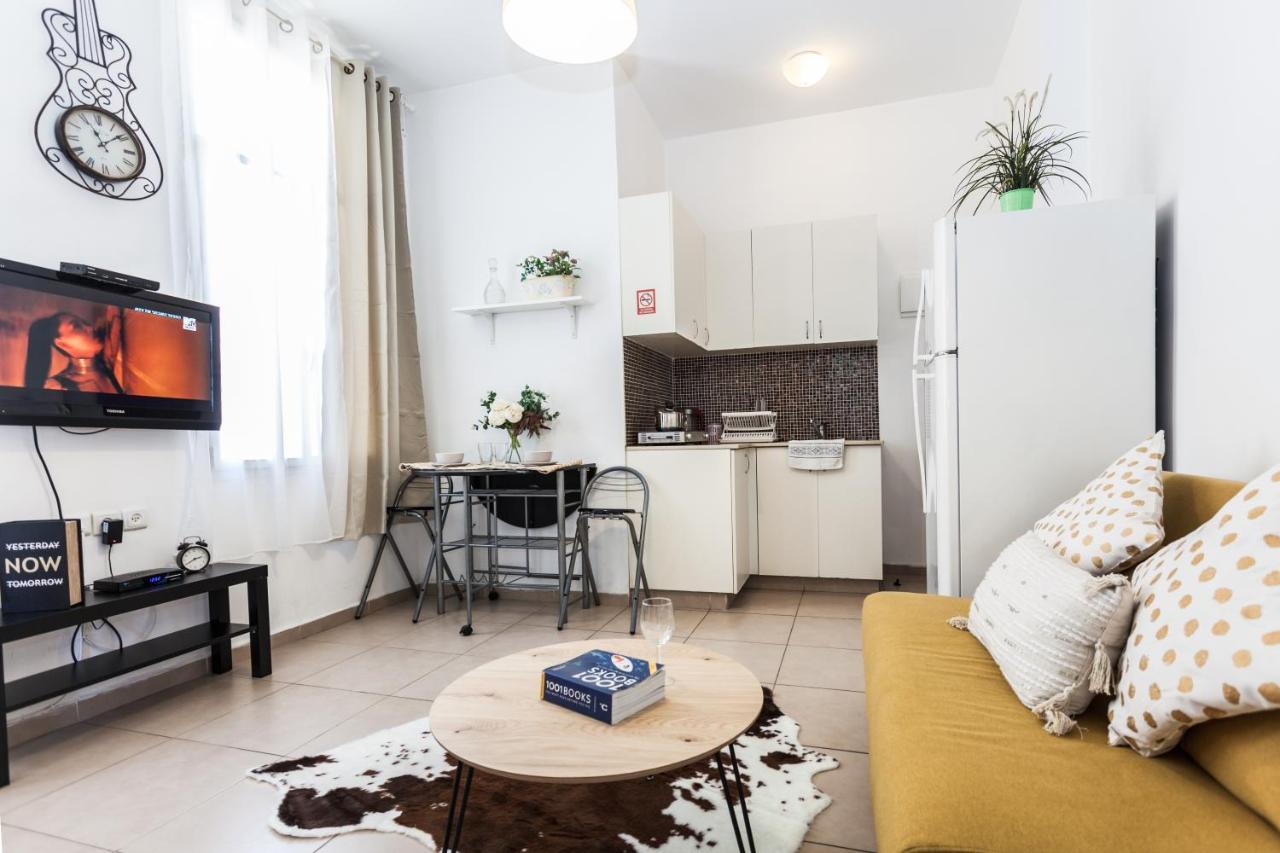 Sweet Home On The Beach Tel Aviv Exterior photo
